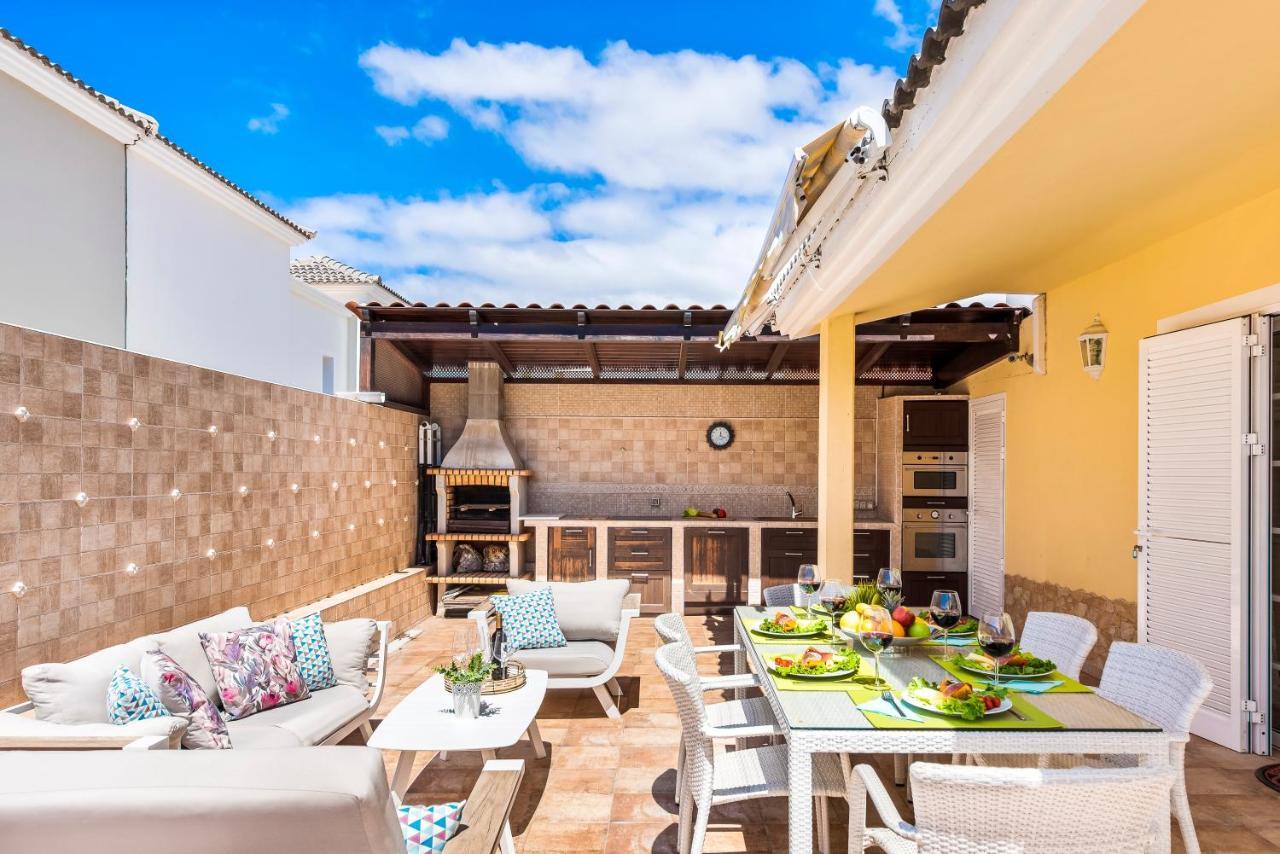 Beautiful Villa Anna With Heated Pool Costa Adeje  Dış mekan fotoğraf