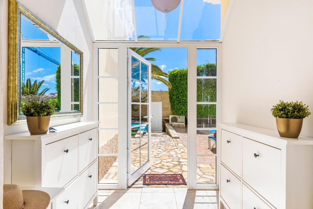 Beautiful Villa Anna With Heated Pool Costa Adeje  Dış mekan fotoğraf